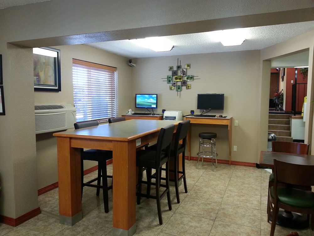 Super 8 By Wyndham Independence Kansas City Ngoại thất bức ảnh