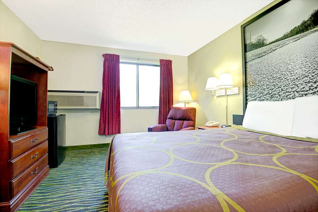 Super 8 By Wyndham Independence Kansas City Phòng bức ảnh