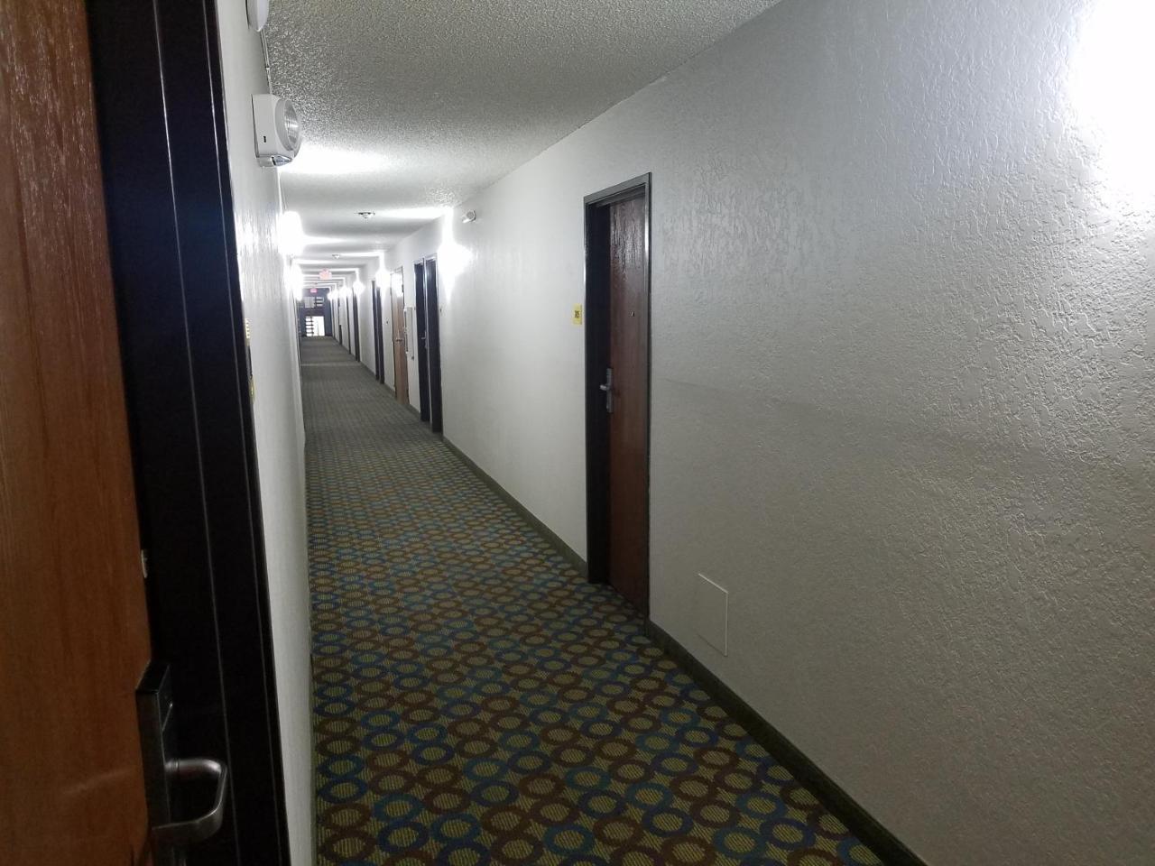 Super 8 By Wyndham Independence Kansas City Ngoại thất bức ảnh